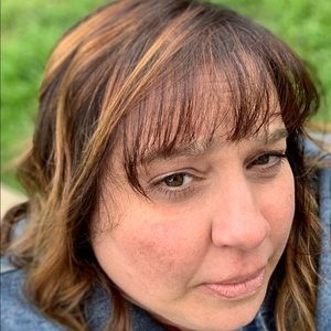 Meet your Posher, Jeanine